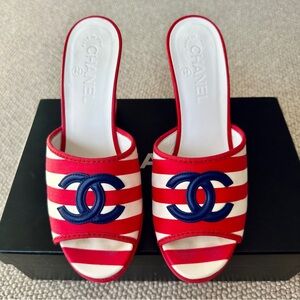 CHANEL platform sandals, size 37.5